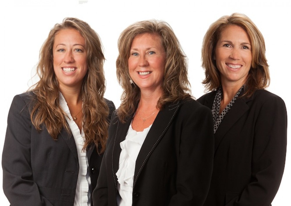 The Kim Simpson Realty Group w/ Re/Max Assocatiates
